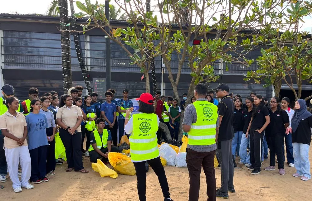 Beach Cleanup at Mount Lavinia - 07